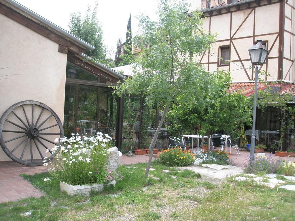 Готель La Huerta De San Lorenzo Сеговія Екстер'єр фото